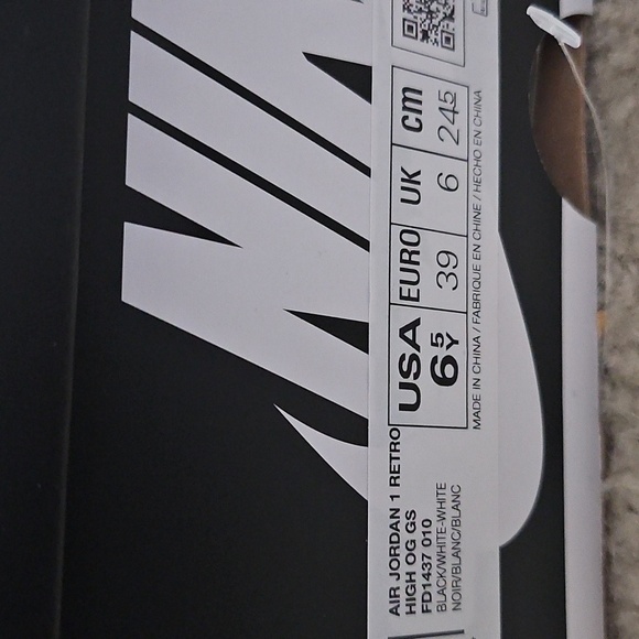 Nike Black and White Air Jordan Sneakers - Picture 6 of 6